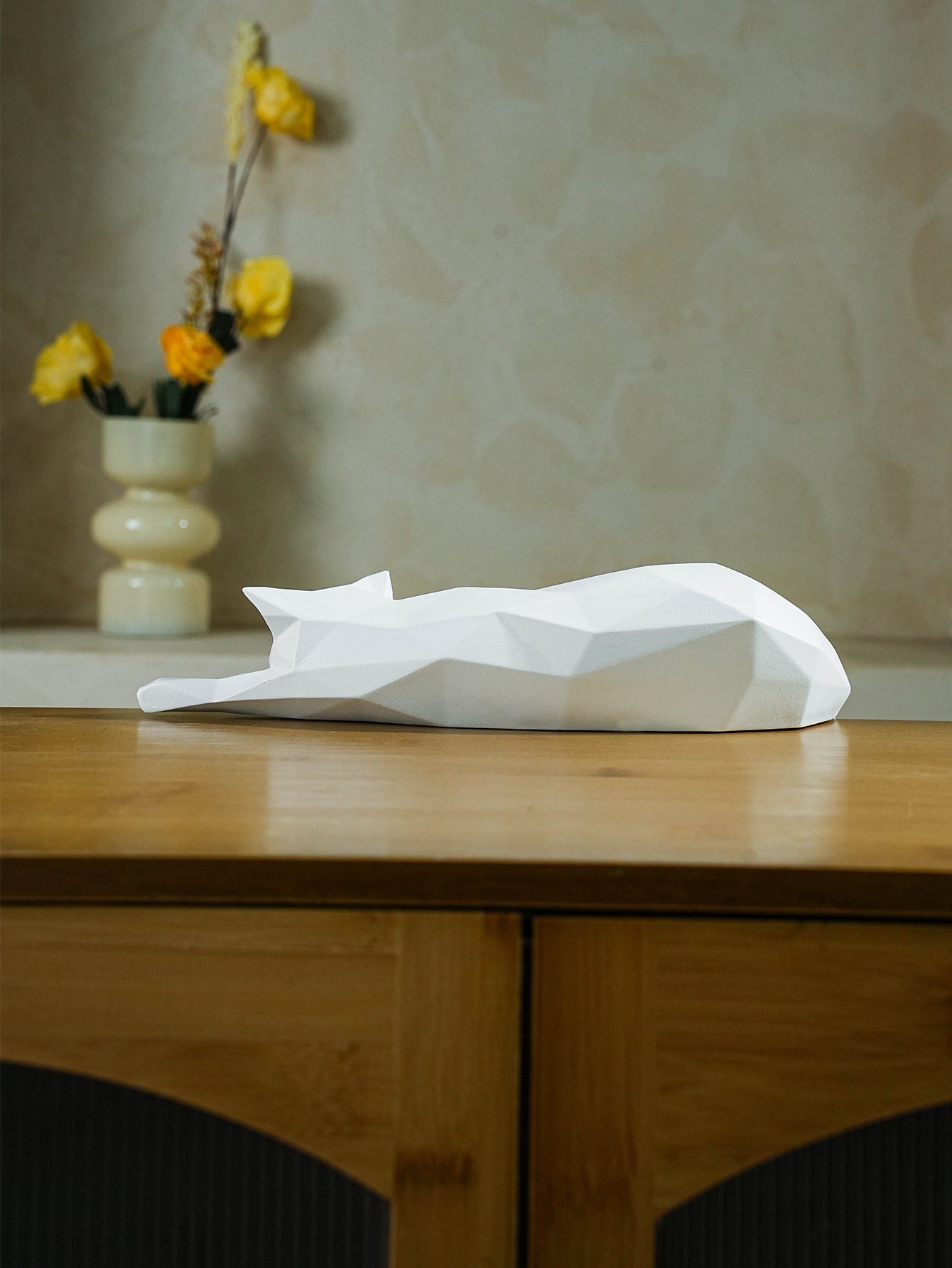 Nordic Geometric Relax Cat Shelf Statue