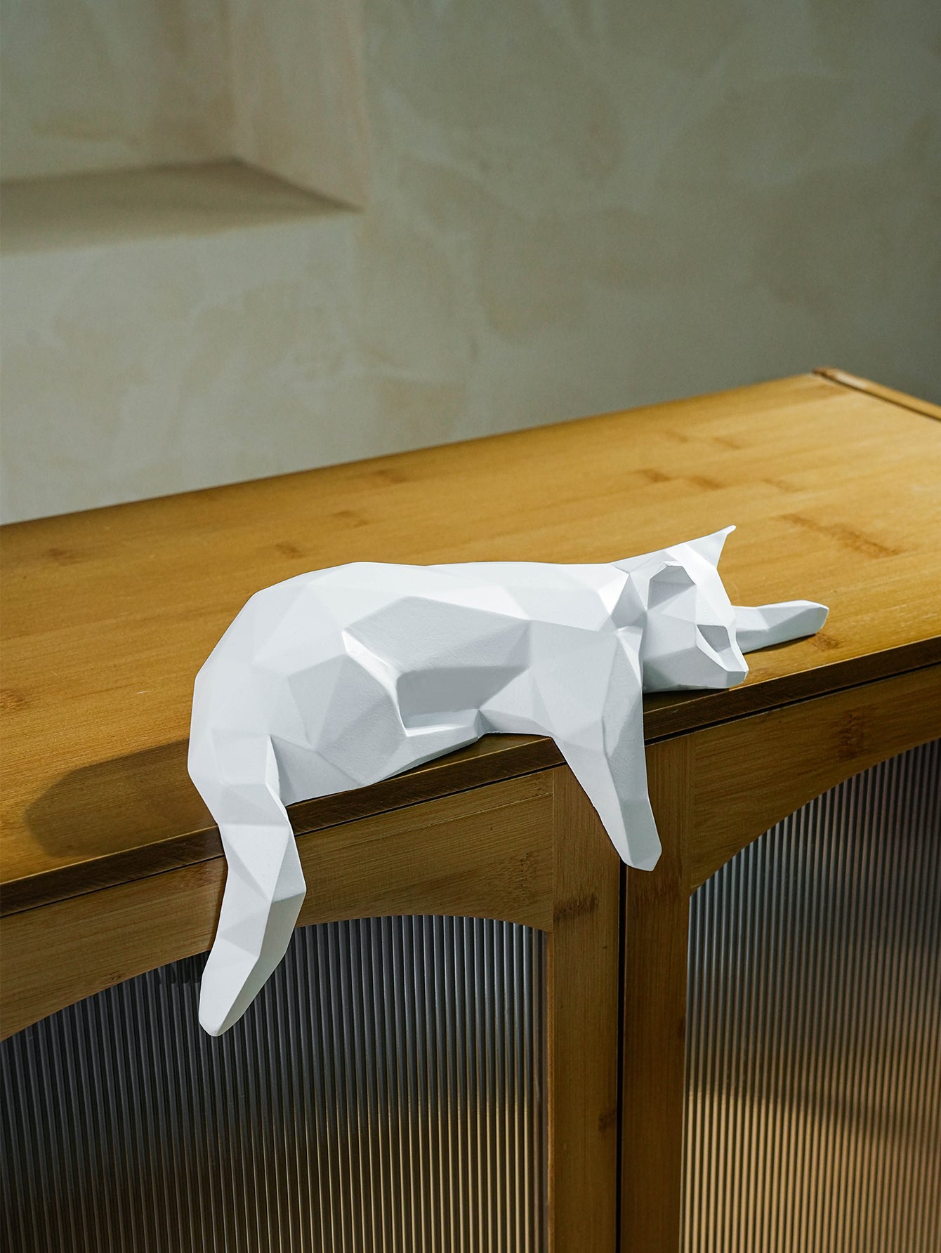 Nordic Geometric Relax Cat Shelf Statue