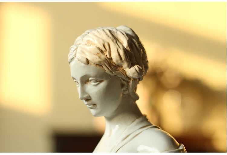 Victorian Princess Bust