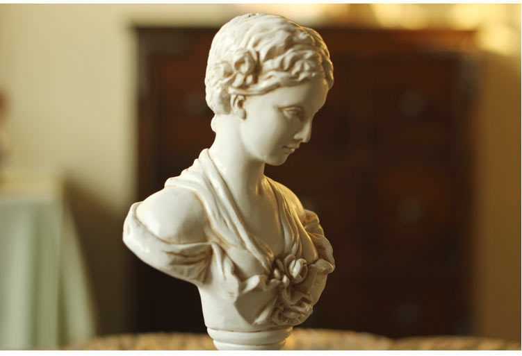 Victorian Princess Bust