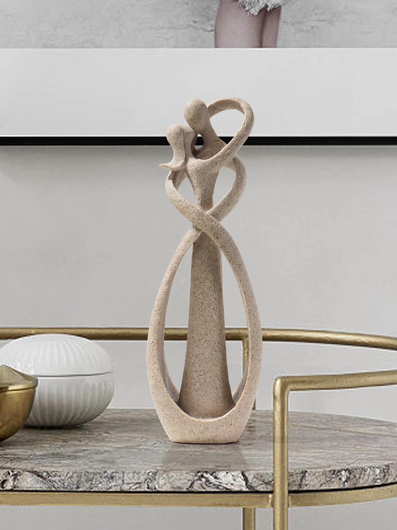 Minimalist Lovers Embrace Sculpture