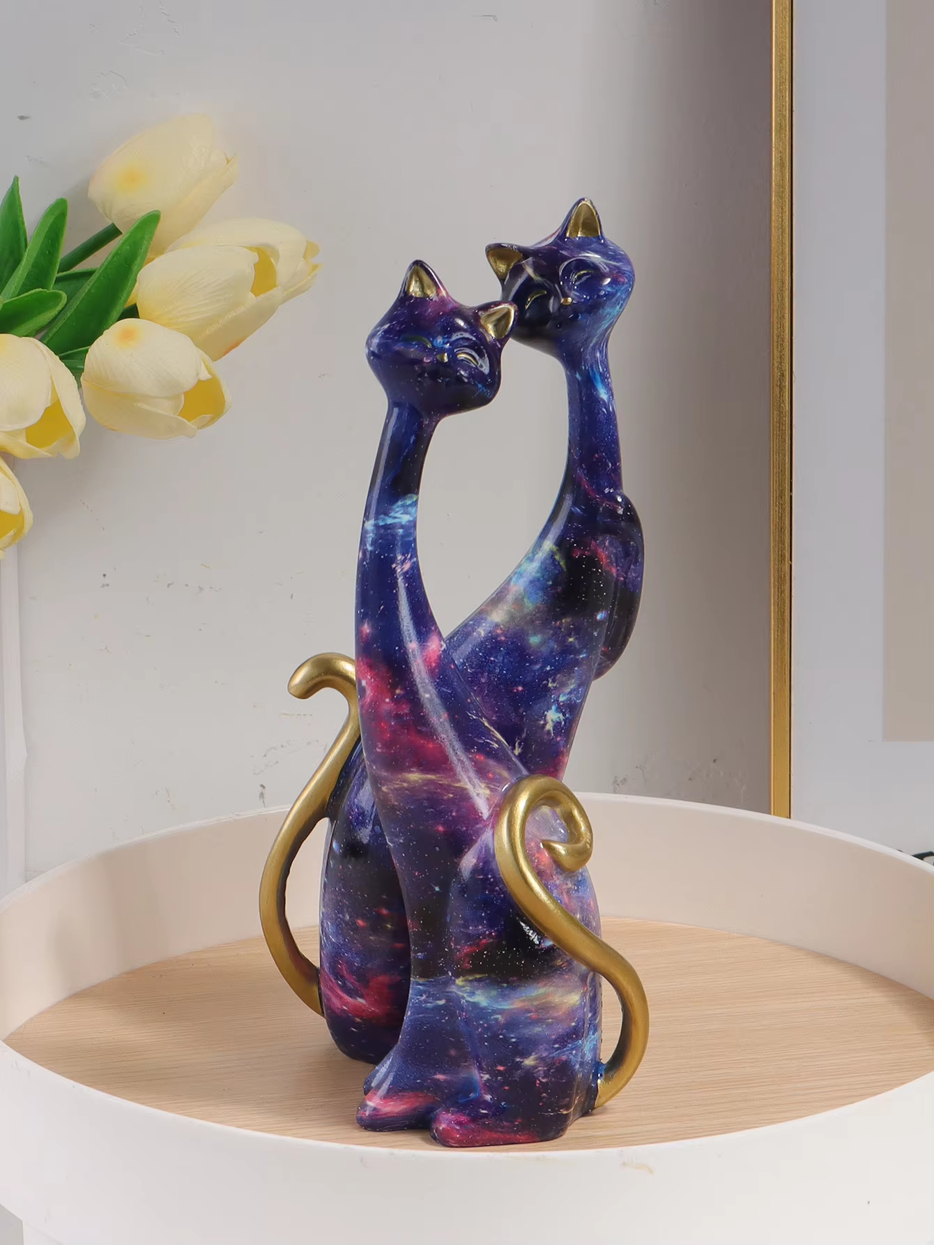 Modern Elegant Cat Statues Set