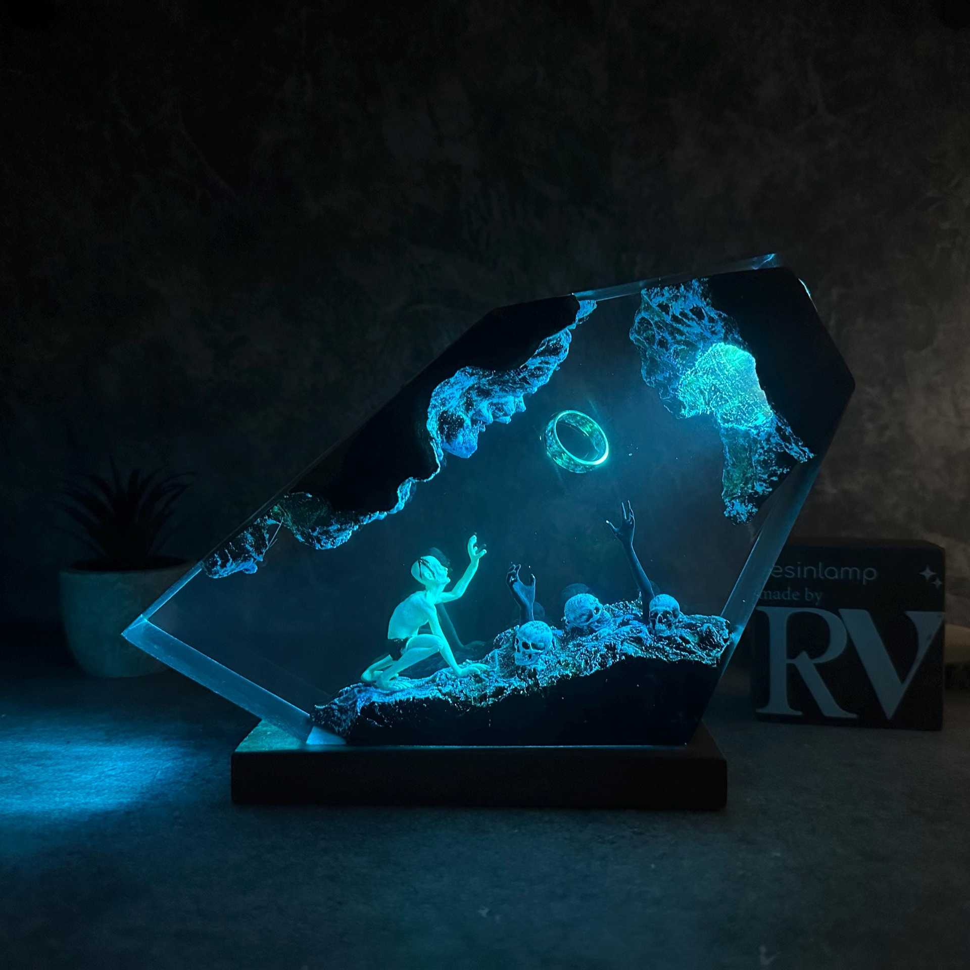 Dark Cave Treasure Seeker LED Lamp