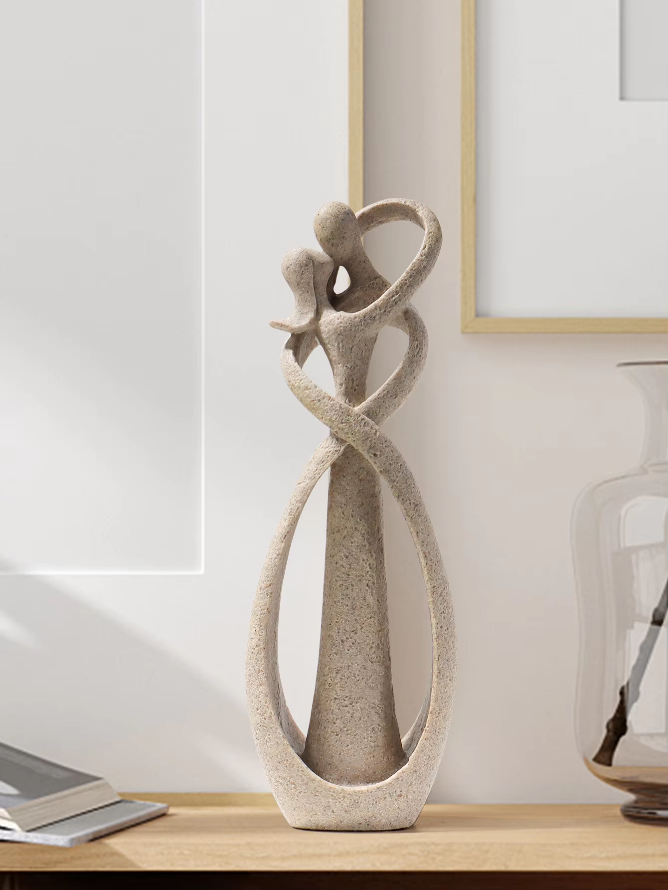 Minimalist Lovers Embrace Sculpture