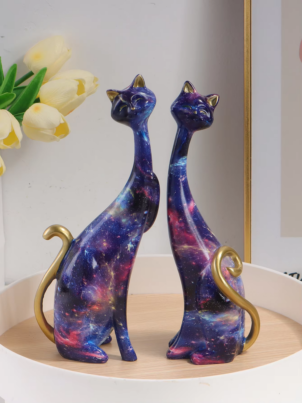 Modern Elegant Cat Statues Set